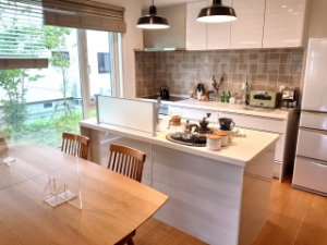kitchen300.jpg